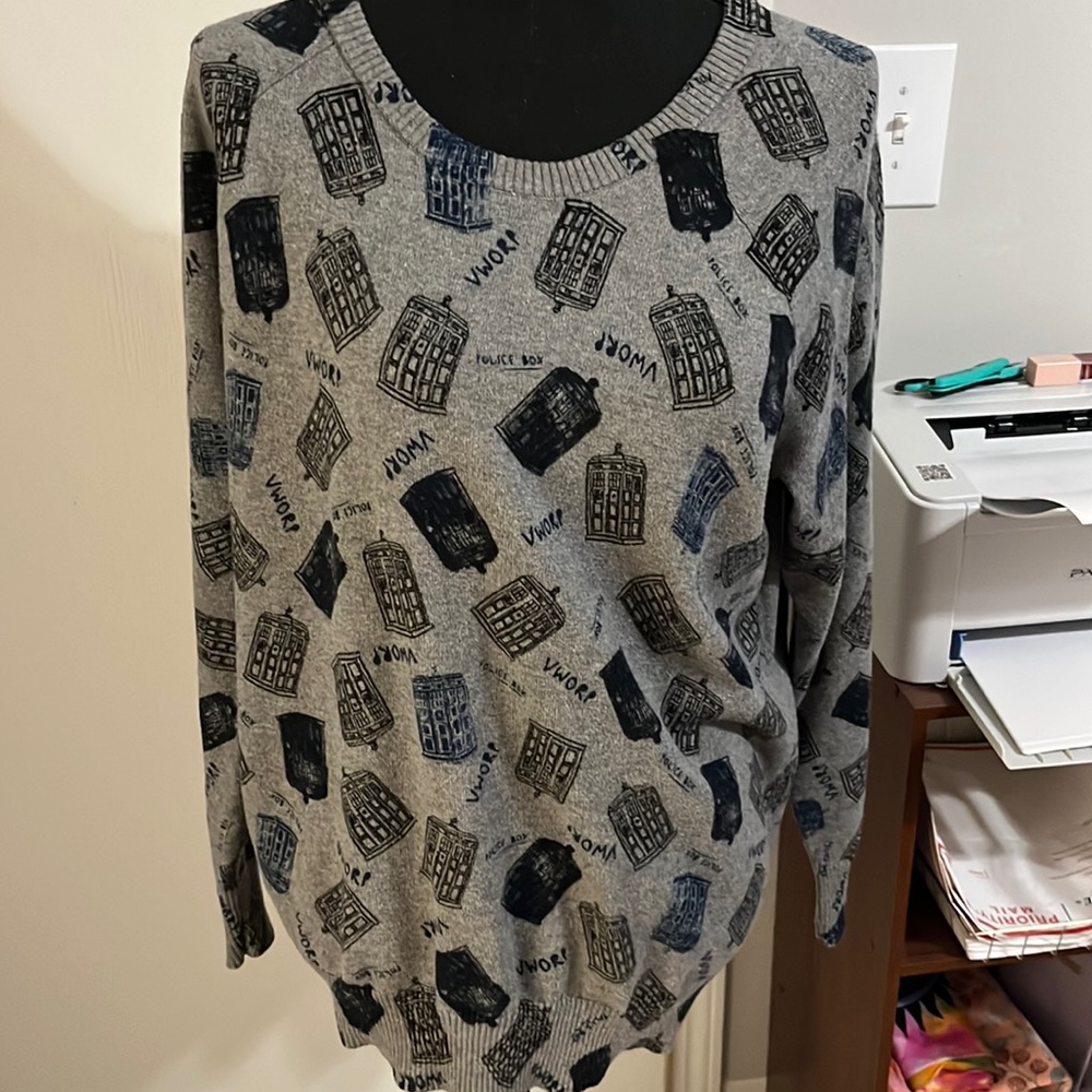 Torrid Her Universe/Dr Who Sweater Size 1
